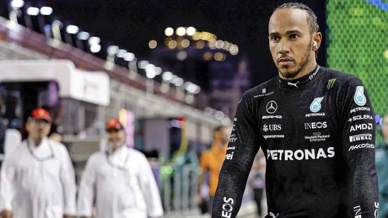 Lewis Hamilton zwaar onder de indruk van Red Bull: ’Snelste auto die ik ooit heb gezien’