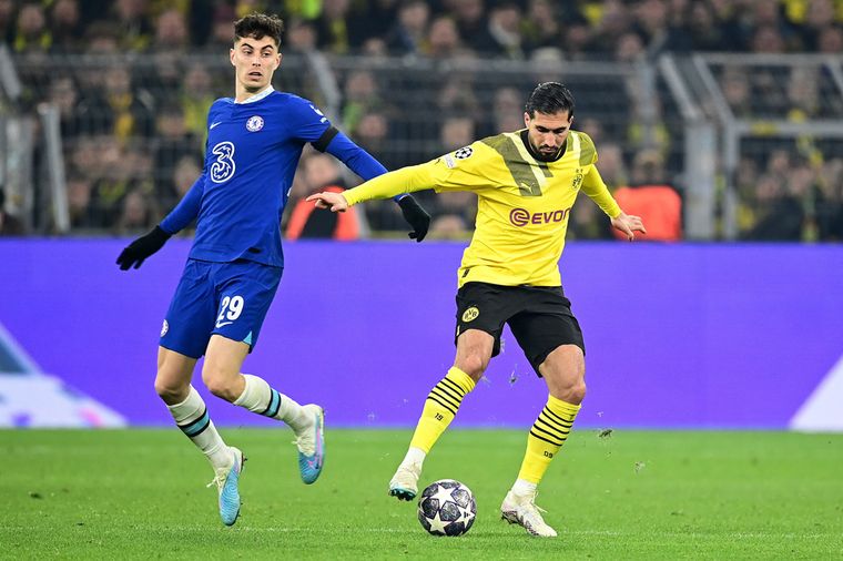 Sterk Chelsea buigt achterstand om en staat in de kwartfinale