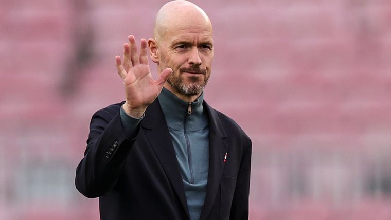 Ten Hag treedt met Premier League-prijs in voetsporen Koeman