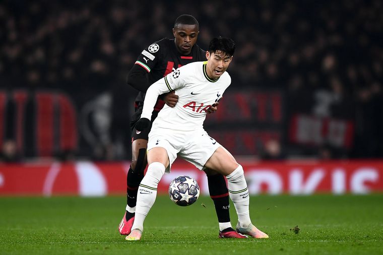 Tottenham staat machteloos: AC Milan na elf jaar weer bij de beste acht