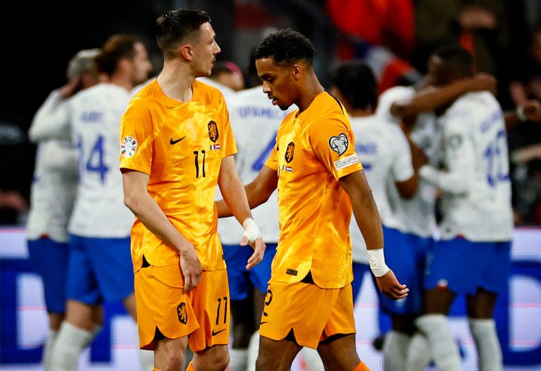 Gehavend Oranje na dramatische openingsfase hard onderuit tegen Frankrijk bij start EK-kwalificatie