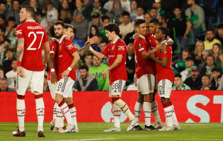 Erik ten Hag met Manchester United naar kwartfinales Europa League na zorgeloze avond bij Real Betis