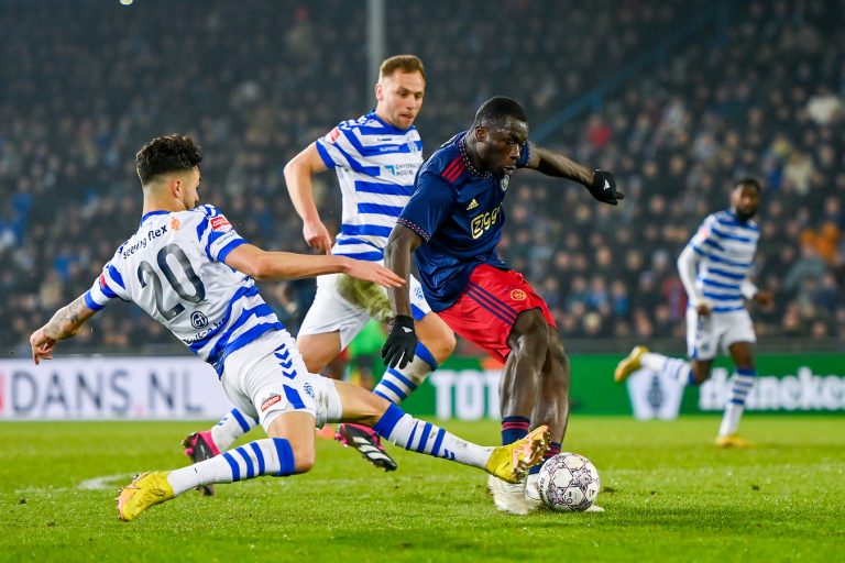 Ajax als laatste club naar halve finales na zorgeloze avond tegen De Graafschap