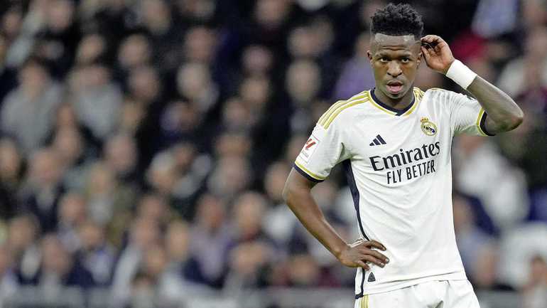 Vinícius walgt van racistische liederen Atlético-fans