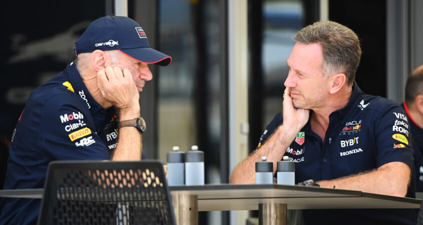 ‘Adrian Newey ontevreden, Horner wil hem buitenspel zetten’