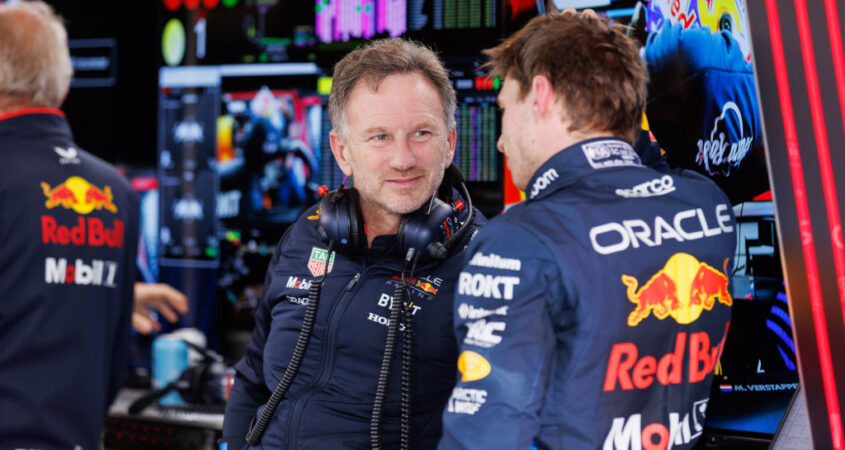 Horner: ‘Verstappen erg netjes na uitvalbeurt, dit doet iedereen pijn’