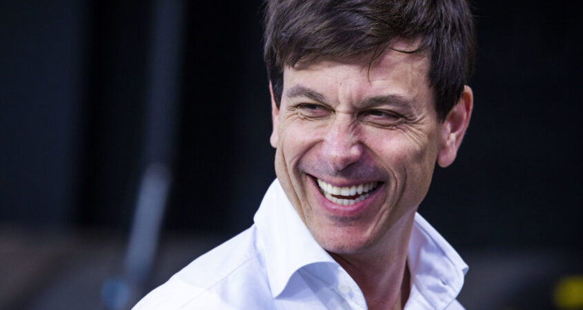 Toto Wolff wil zich niet vergelijken met Horner: ‘Daar trap ik niet in’
