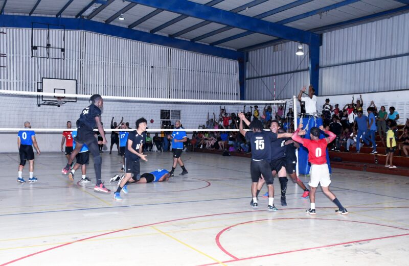 Condor mannen tweedeklasse volleybalkampioen