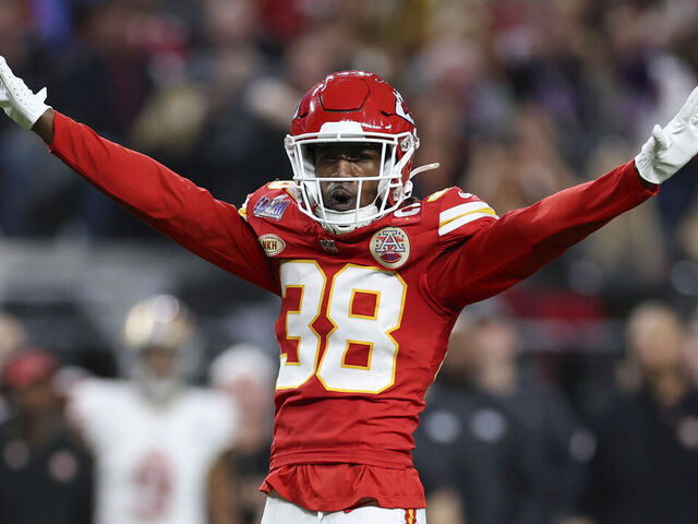 Report: Chiefs trading standout CB Sneed to Titans