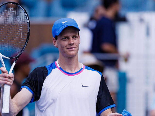 Miami Open roundup: Sinner reaches another semifinal, Alexandrova ousts Pegula