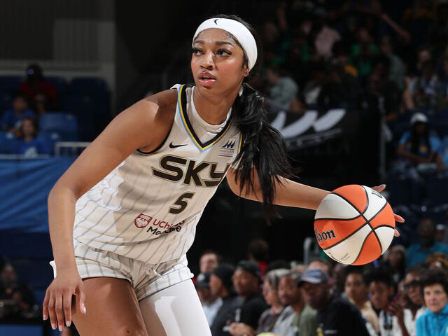 Sky beat Wings, Reese sets rookie record with 7th straight double-double