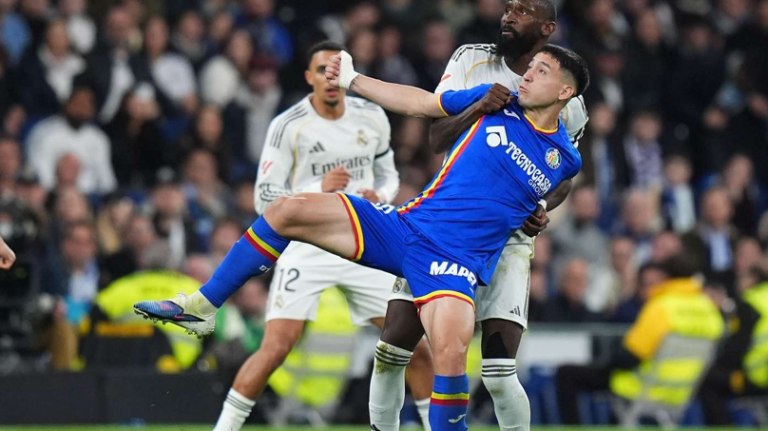 Real Madrid loopt averij op in titelstrijd tegen Barcelona na nederlaag tegen Getafe