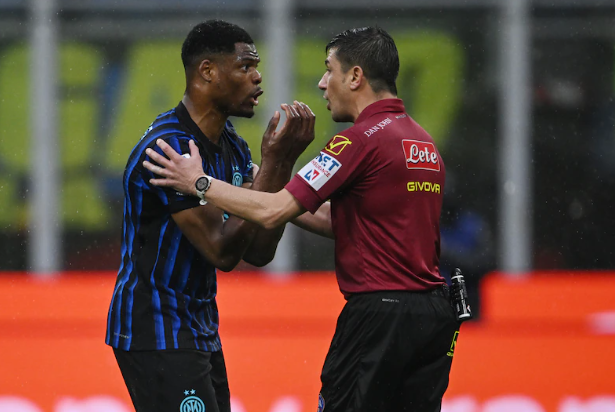Woedende Denzel Dumfries speelt negatieve hoofdrol bij puntenverlies Inter