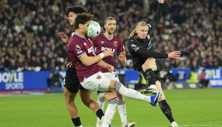 West Ham-speler krijgt kanonskogel van Erling Haaland vol in zijn gezicht en dat zorgt voor een opvallende foto