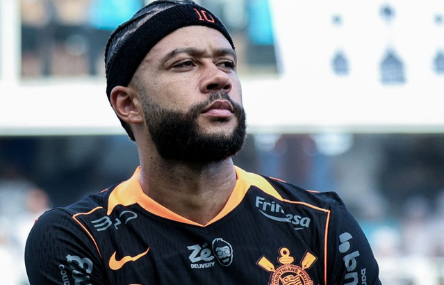 Depay maakt kort voor interlandperiode eerste goal in bijna 700 minuten
