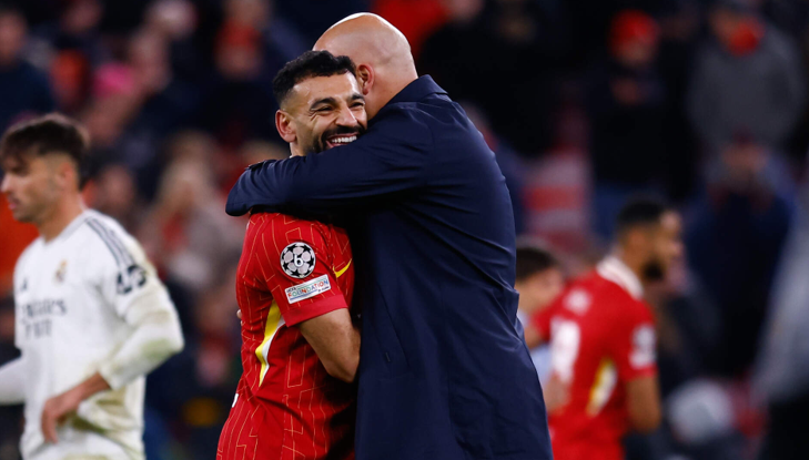 Mohamed Salah kondigt na negen seizoenen vertrek bij Liverpool aan: ’Ik draag dit voor altijd bij me’