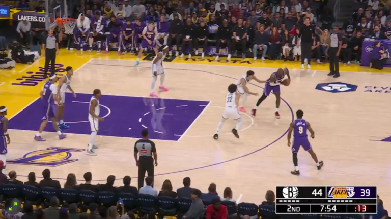 Alweer een primeur: LeBron bedient Bronny voor eerste vader-zoon-assist in de NBA