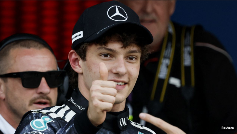 Antonelli wint GP van Japan na mazzel met safetycar, Verstappen kleurloos achtste