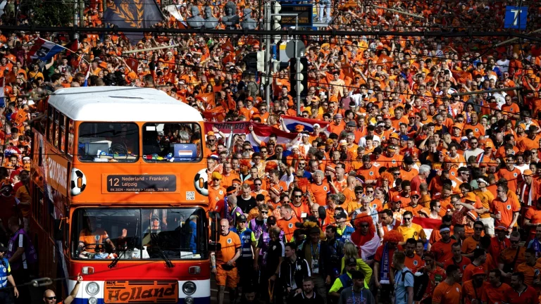5000 Oranjefans verwacht bij WK voetbal in Amerika: ‘Denk dat het groots wordt’