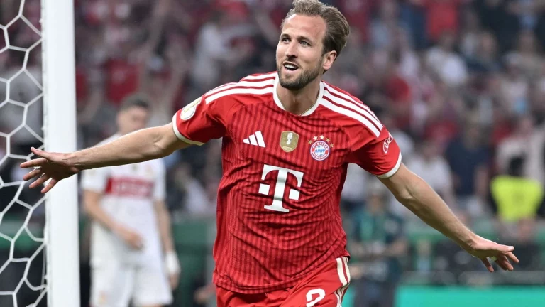Bayern pakt ook Duitse beker, hattrick van Kane in finale