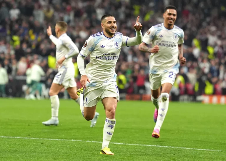 Mister Europa League flikt het weer: Villa veel te sterk voor Freiburg in finale