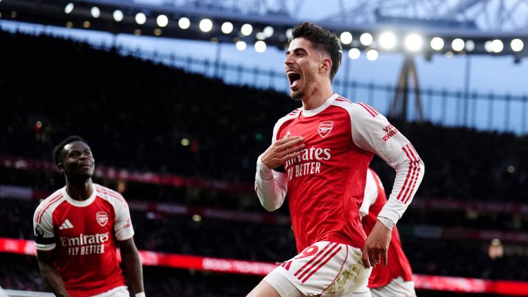 Engelse landstitel nu echt voor het grijpen: Arsenal klopt Burnley en legt druk bij Citizens