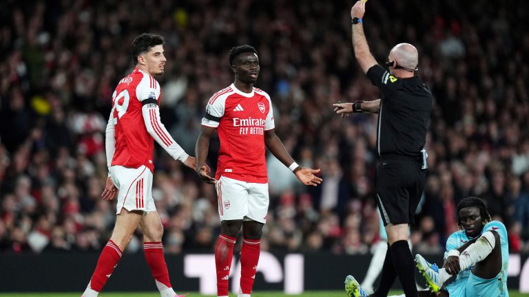 Engelse analisten spreken schande van charge Arsenal-speler Kai Havertz: ’Hij had hem kunnen blesseren’