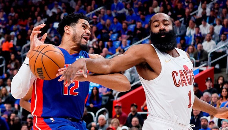 Cleveland en James Harden kloppen Detroit na overtime en naderen tot op 1 zege van Conference-finale