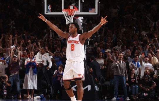 Historische comeback bezorgt Knicks overtime-zege op Cavs in Conference Finals