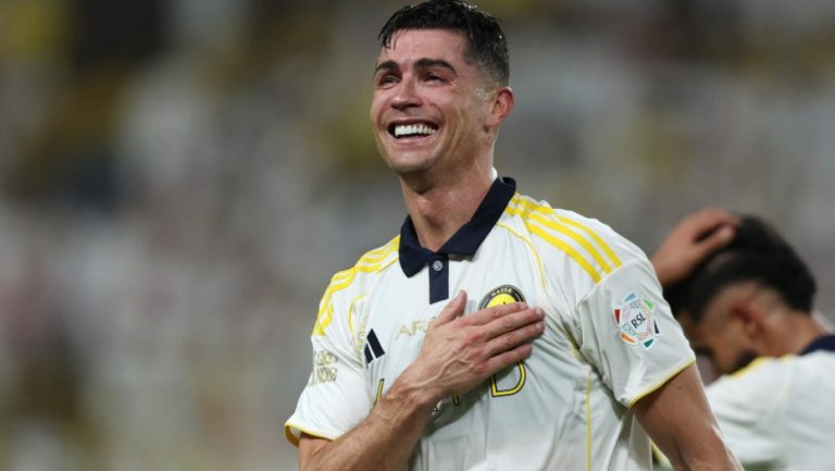 Emotionele Cristiano Ronaldo (41) eist hoofdrol op in kampioensduel en pakt felbegeerde titel