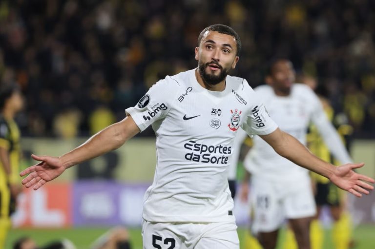 Zonder Depay, maar met hoofdrol Zakaria Labyad pakt Corinthians belangrijk punt in Copa Libertadores
