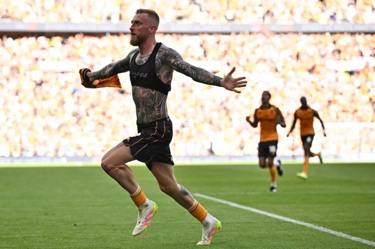 290 miljoen euro rijker: Hull City keert na negen jaar terug in Premier League dankzij goal in blessuretijd