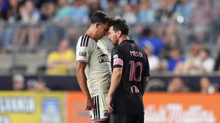 Messi maakt eerste doelpunt sinds overlijden van zijn vader in grimmig duel